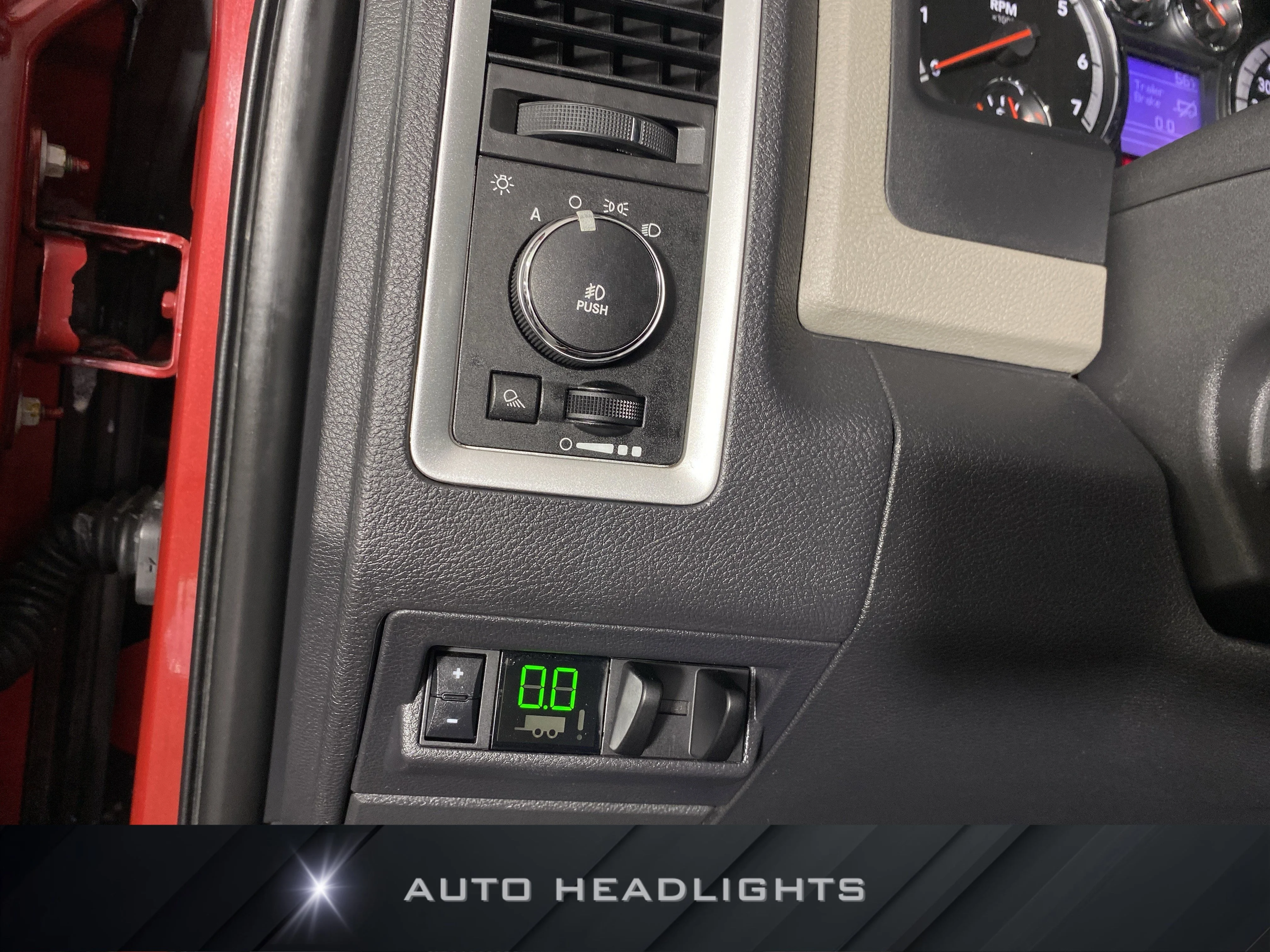 Used 2010 Inferno Red Crystal Pearl Dodge SLT image 18