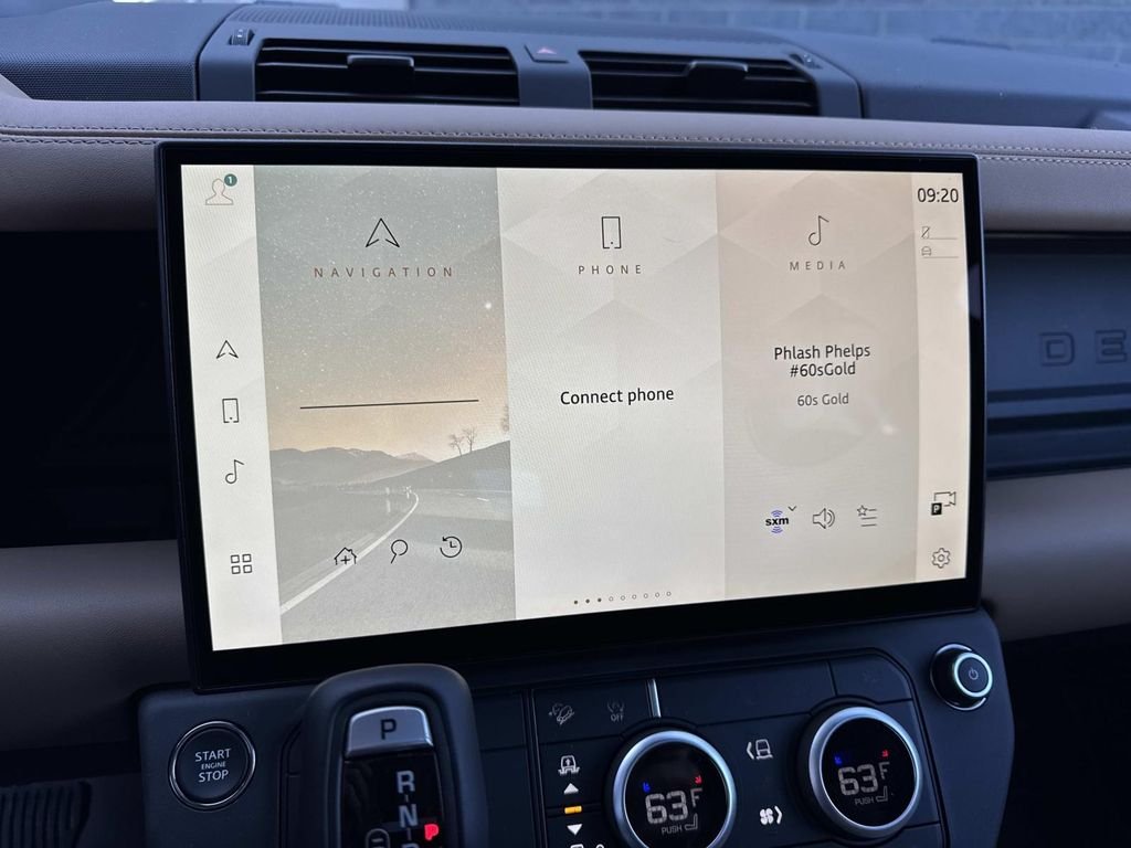 New 2026 Santorini Black Land Rover X-Dynamic SE image 23