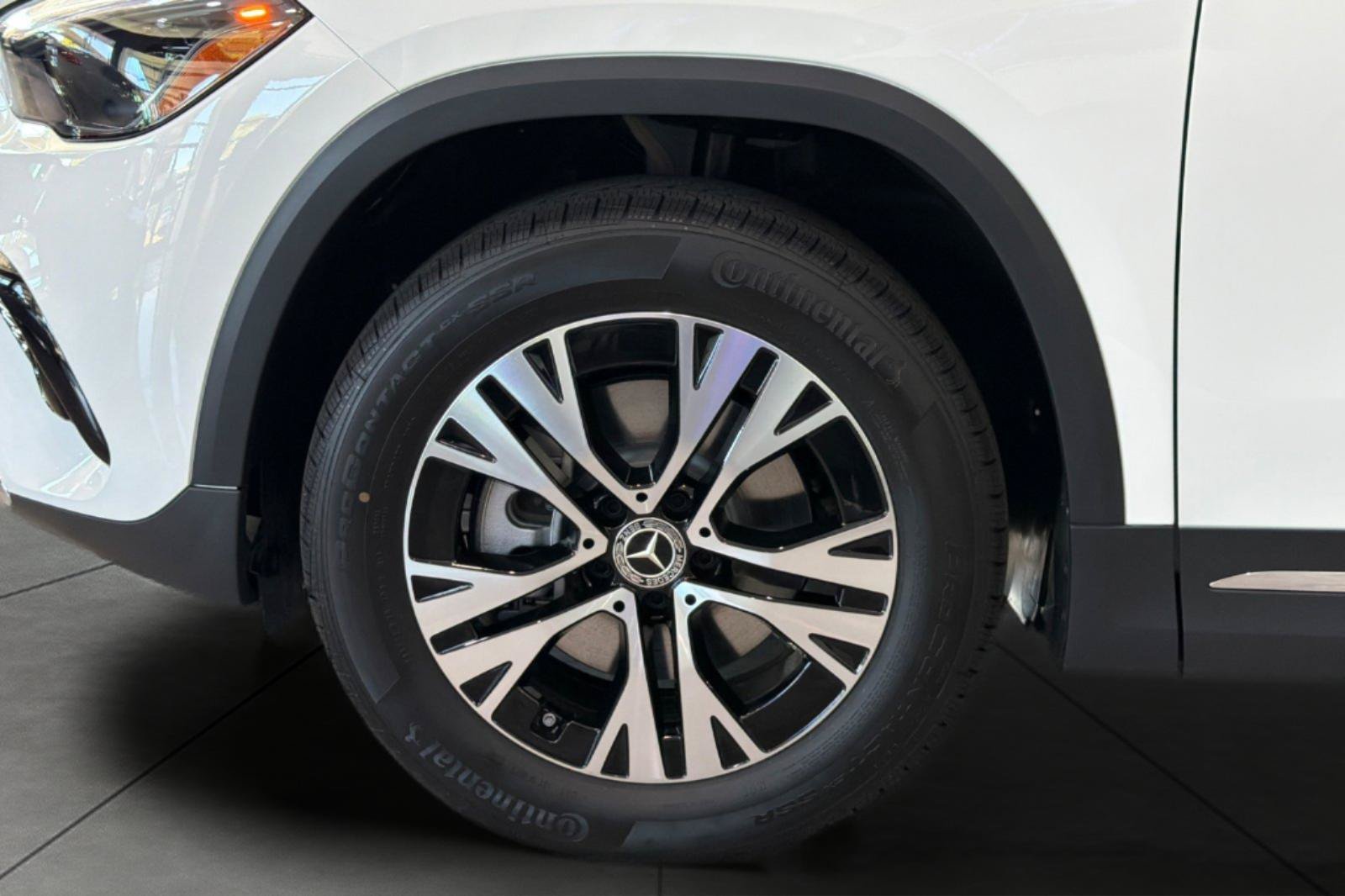 New 2026 Polar White Mercedes-Benz GLA 250 image 3