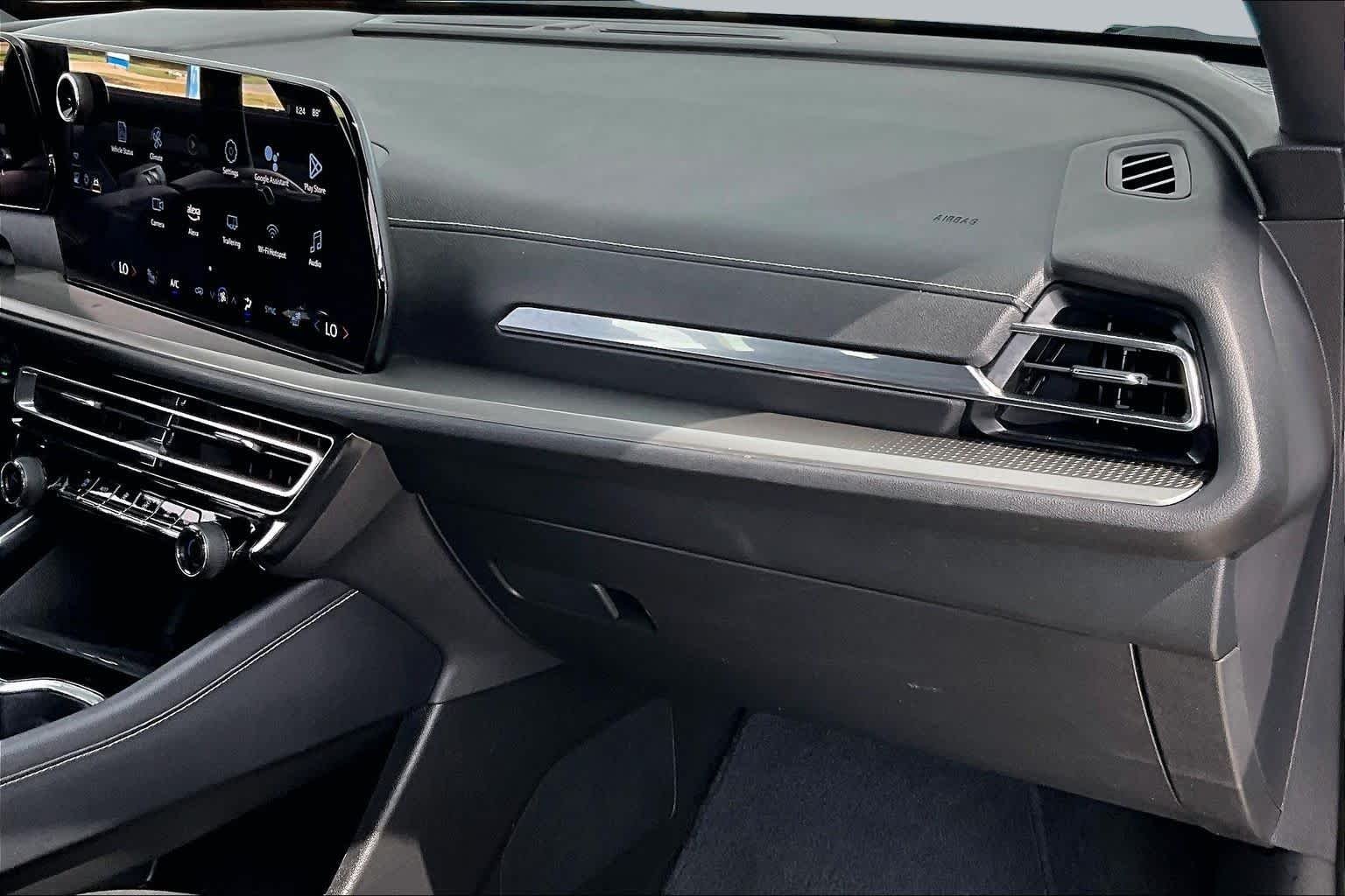 Used 2025 Sterling Gray Metallic Chevrolet FWD LT image 18