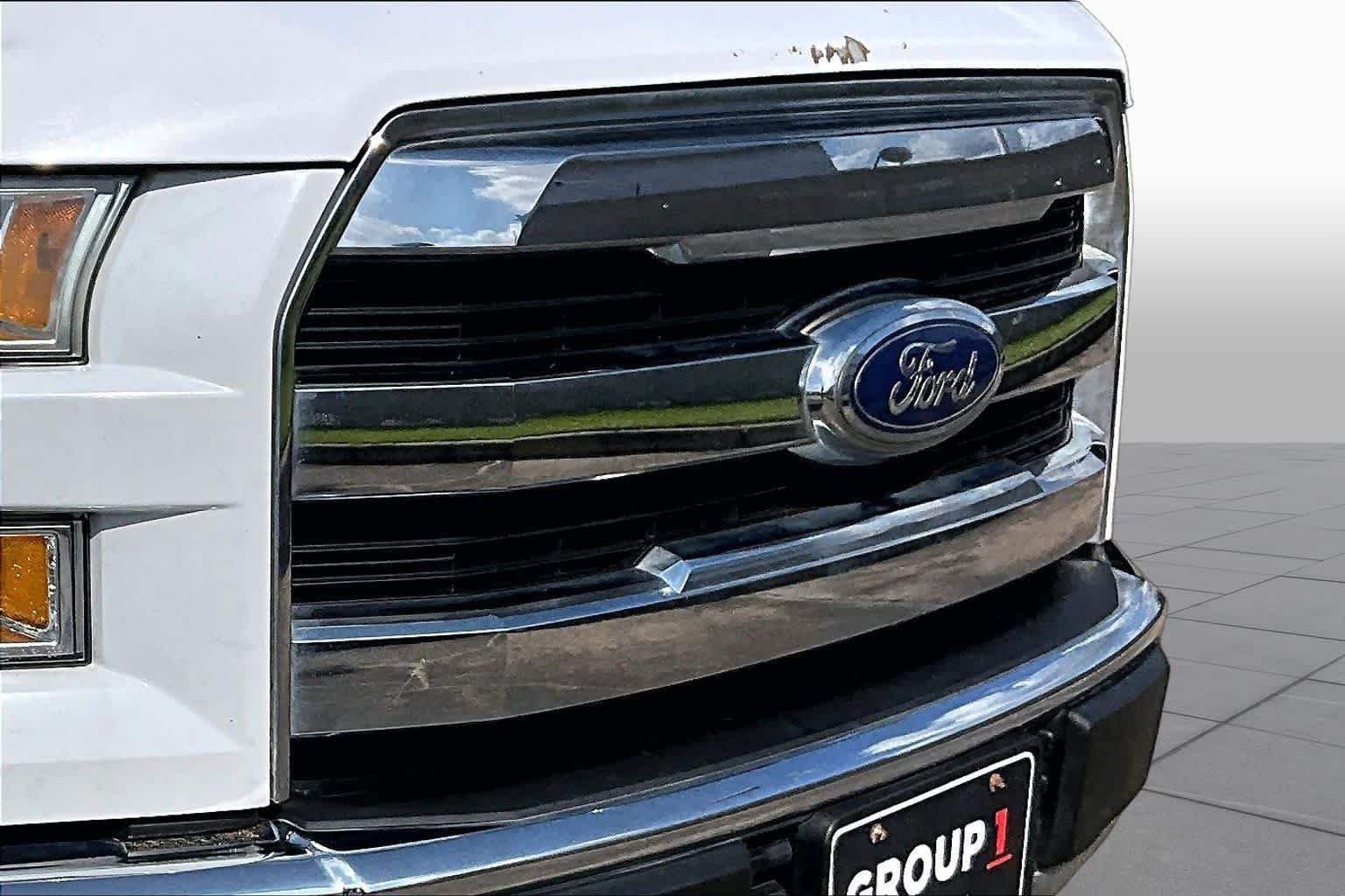 Used 2015 Oxford White Ford Lariat image 29