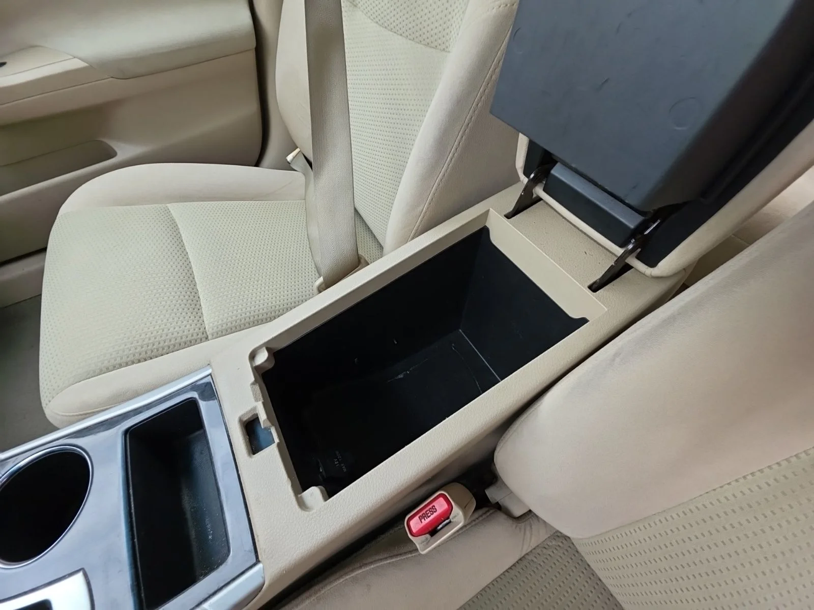 Used 2014 Brown Nissan 2.5 S image 33