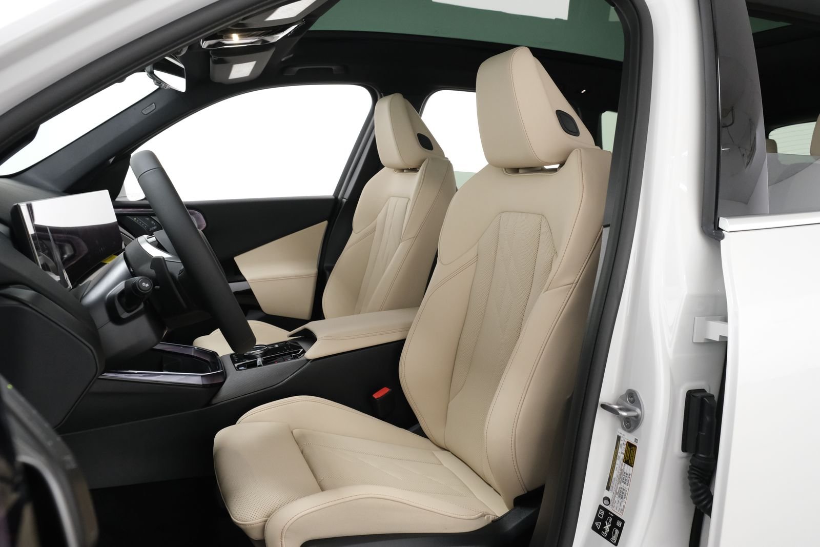 New 2026 Mineral White Metallic BMW 30 xDrive image 26