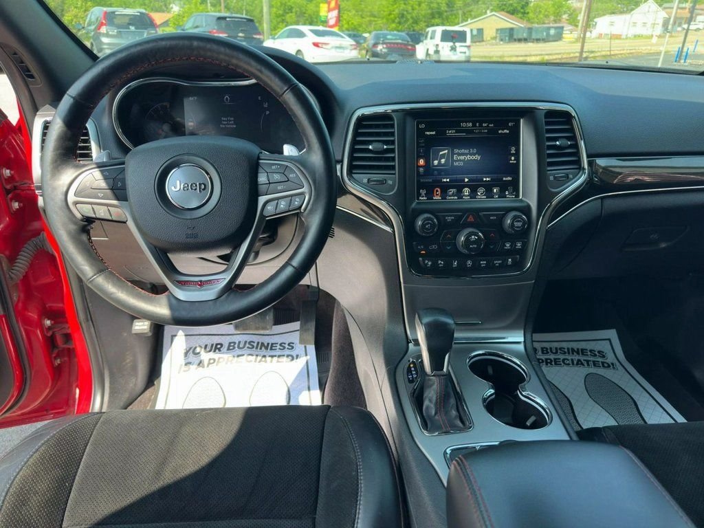 Used 2017 Red Jeep Trailhawk image 7