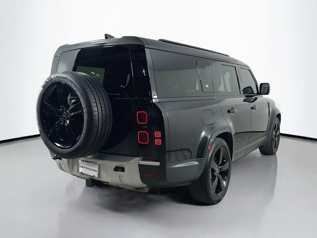 Used 2024 Black Land Rover S image 5