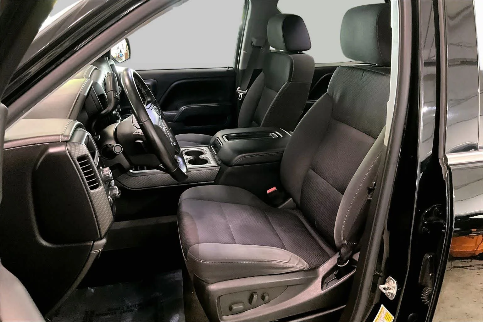 Used 2015 Onyx Black GMC SLE image 9