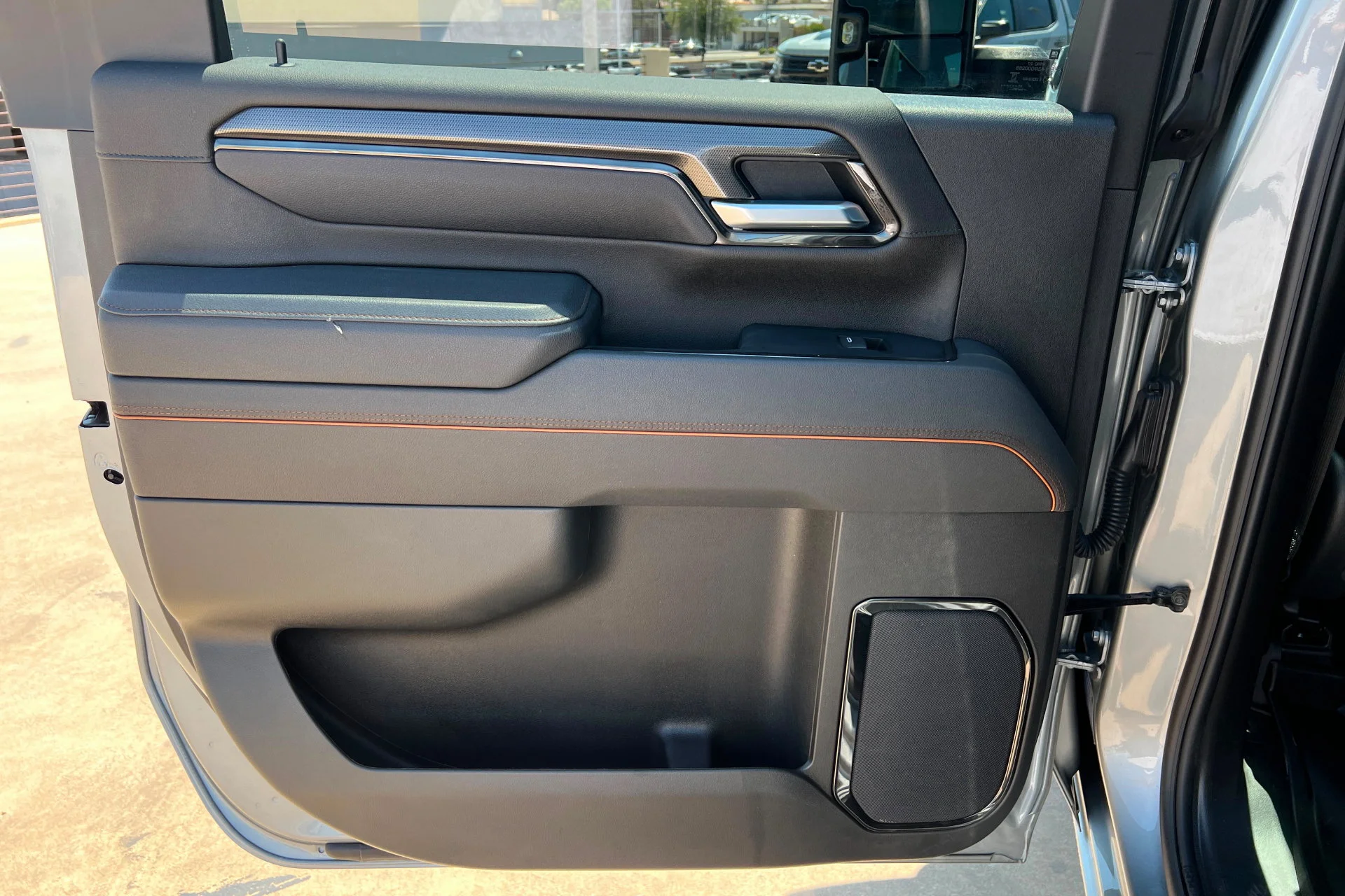 Used 2025 Sterling Metallic GMC AT4 image 18