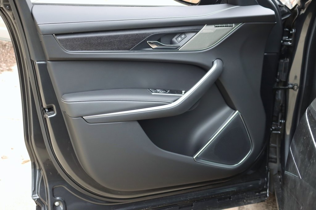 2026 JAGUAR F-PACE - Image 10