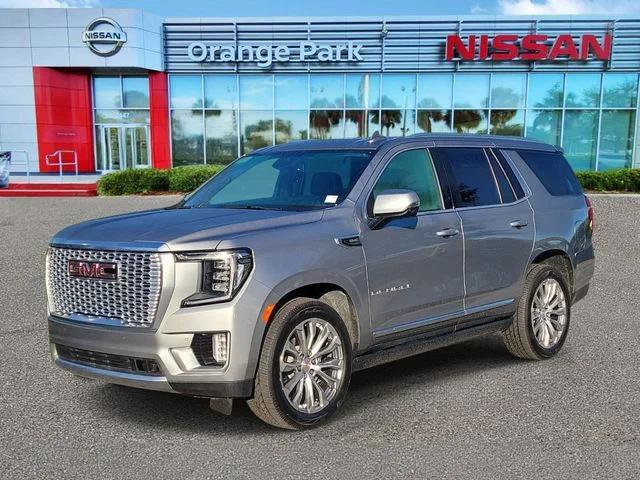 Used 2023 Silver GMC Denali image 4