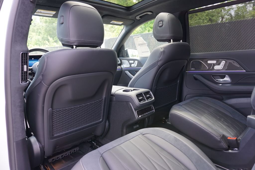 New 2026 MANUFAKTUR Moonlight White Metallic Mercedes-Benz GLS 63 AMG® image 39