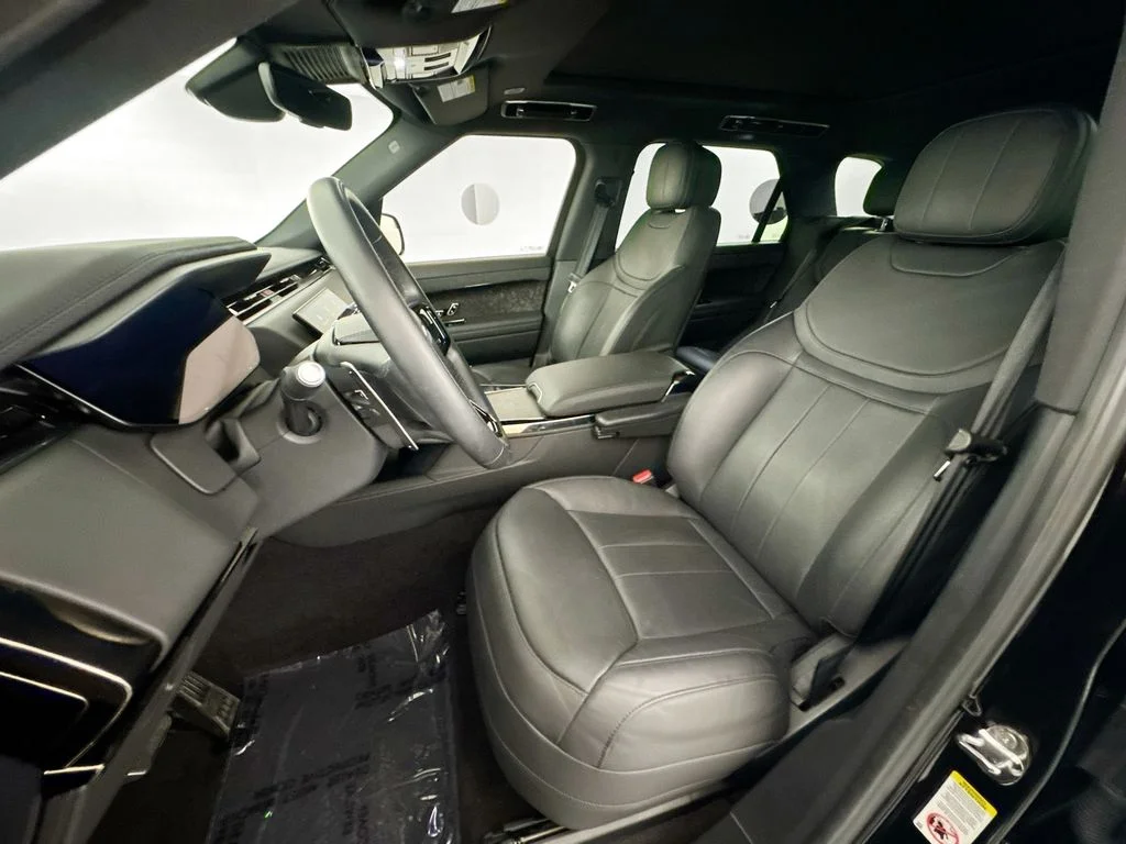 Used 2024 Black Land Rover Dynamic SE image 21