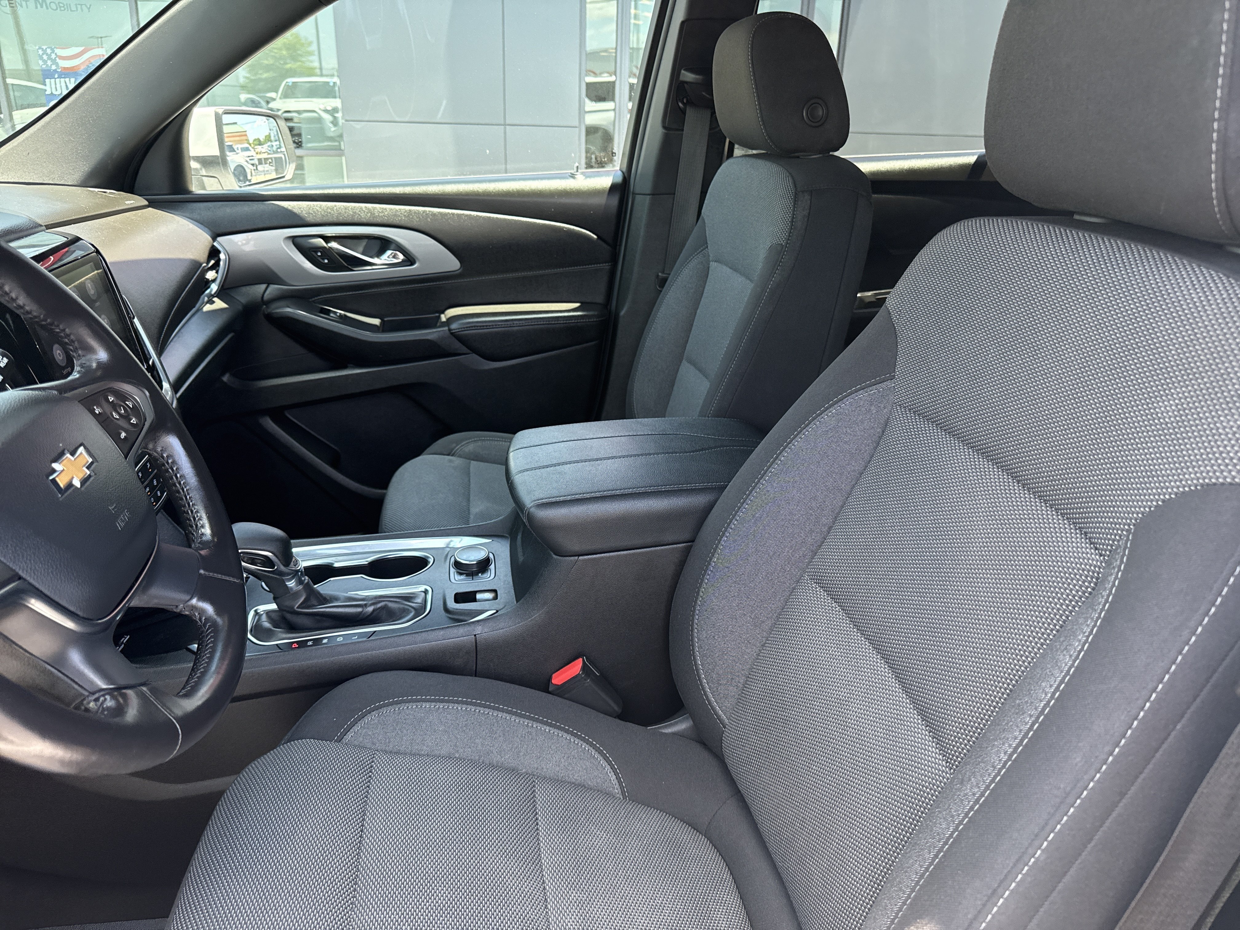 Used 2022 Summit White Chevrolet LT AWD image 5