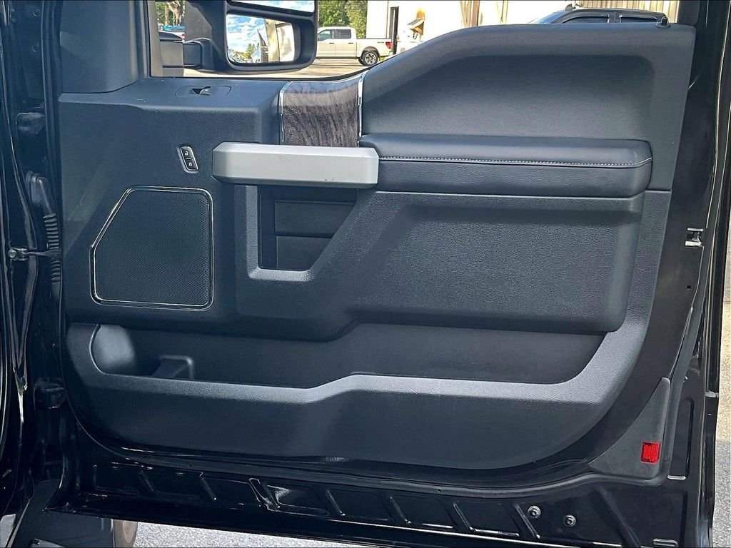 Used 2019 Black Metallic Ford Lariat image 12