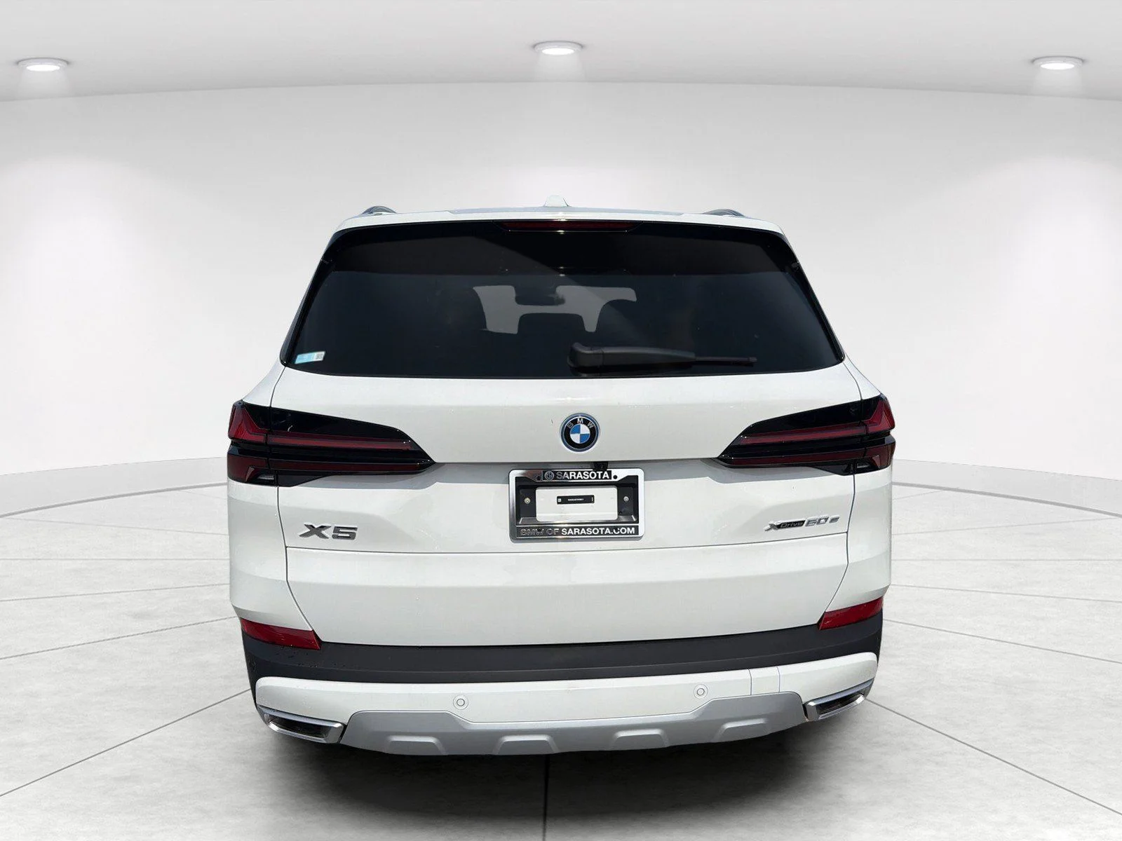 New 2026 Alpine White BMW xDrive50e image 5