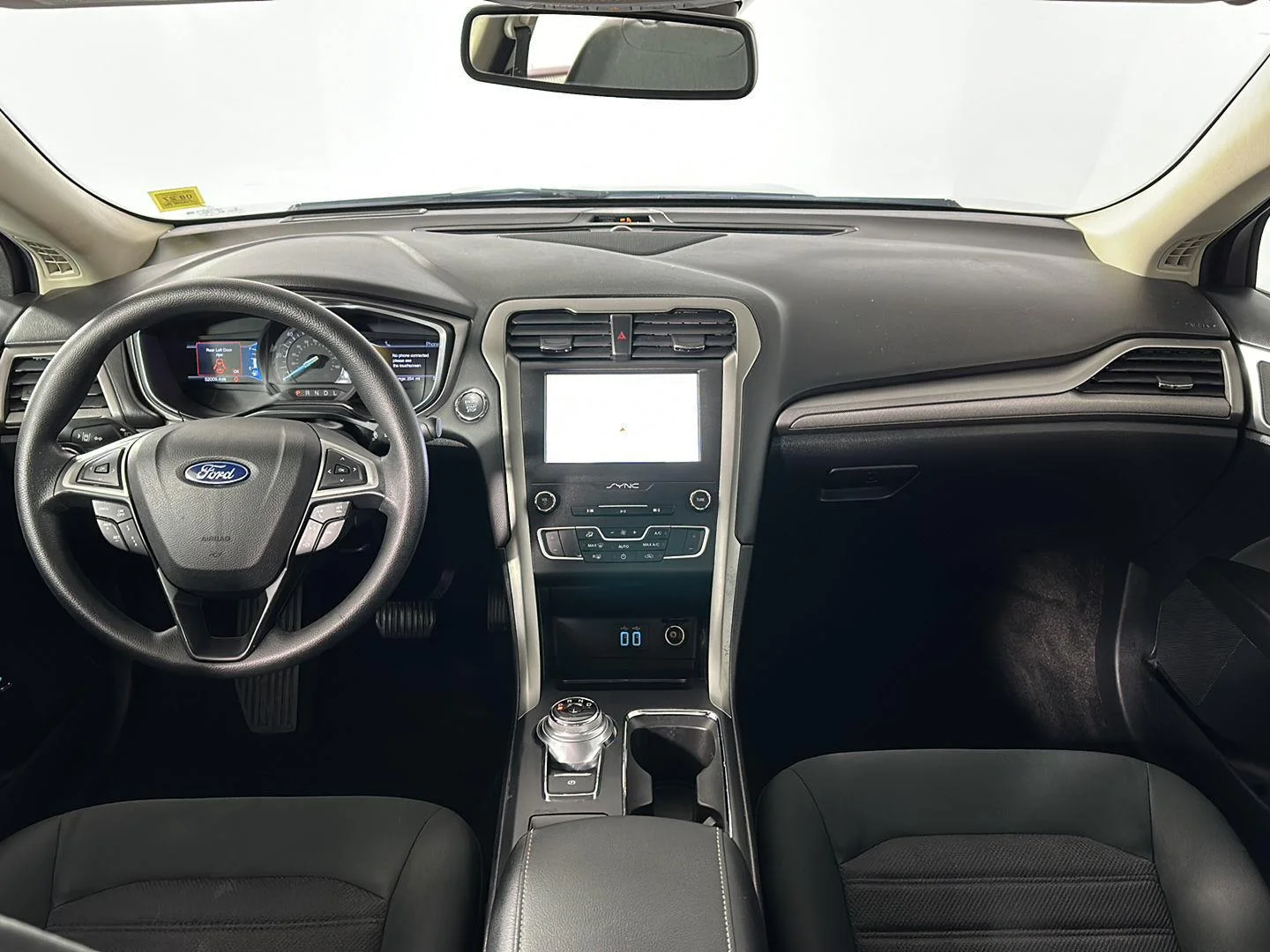 Used 2020 Magnetic Ford SE image 17