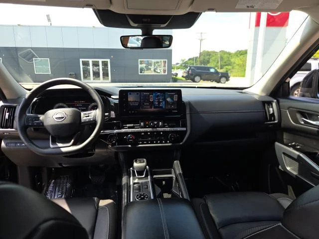 Used 2026 Black Nissan SL image 23