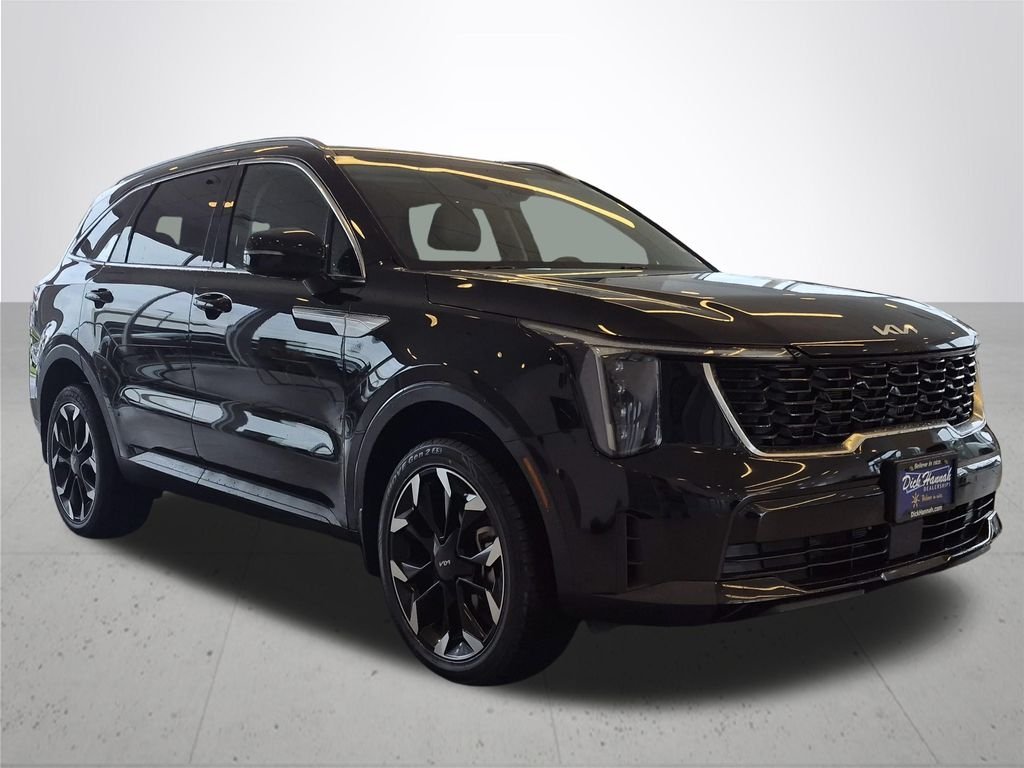 Used 2025 Black Kia EX image 5