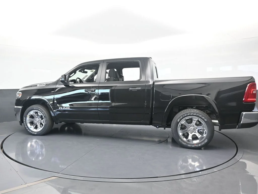 New 2026 Diamond Black Crystal Pearl-Coat Exterior Paint RAM Big Horn/Lone Star image 3
