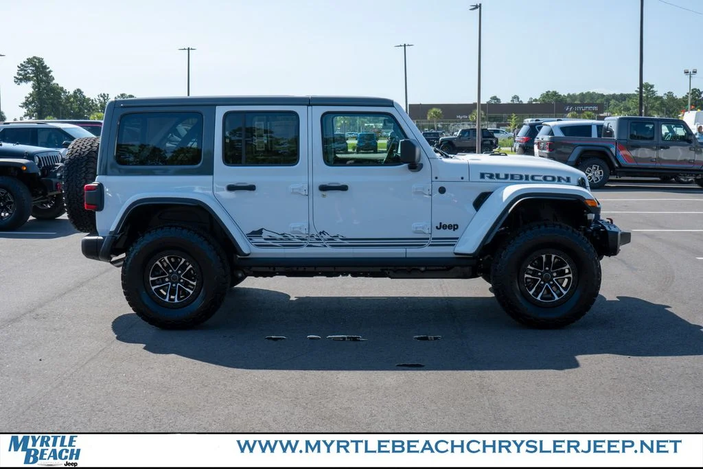 New 2026 Bright White Clear-Coat Exterior Paint Jeep Rubicon image 7