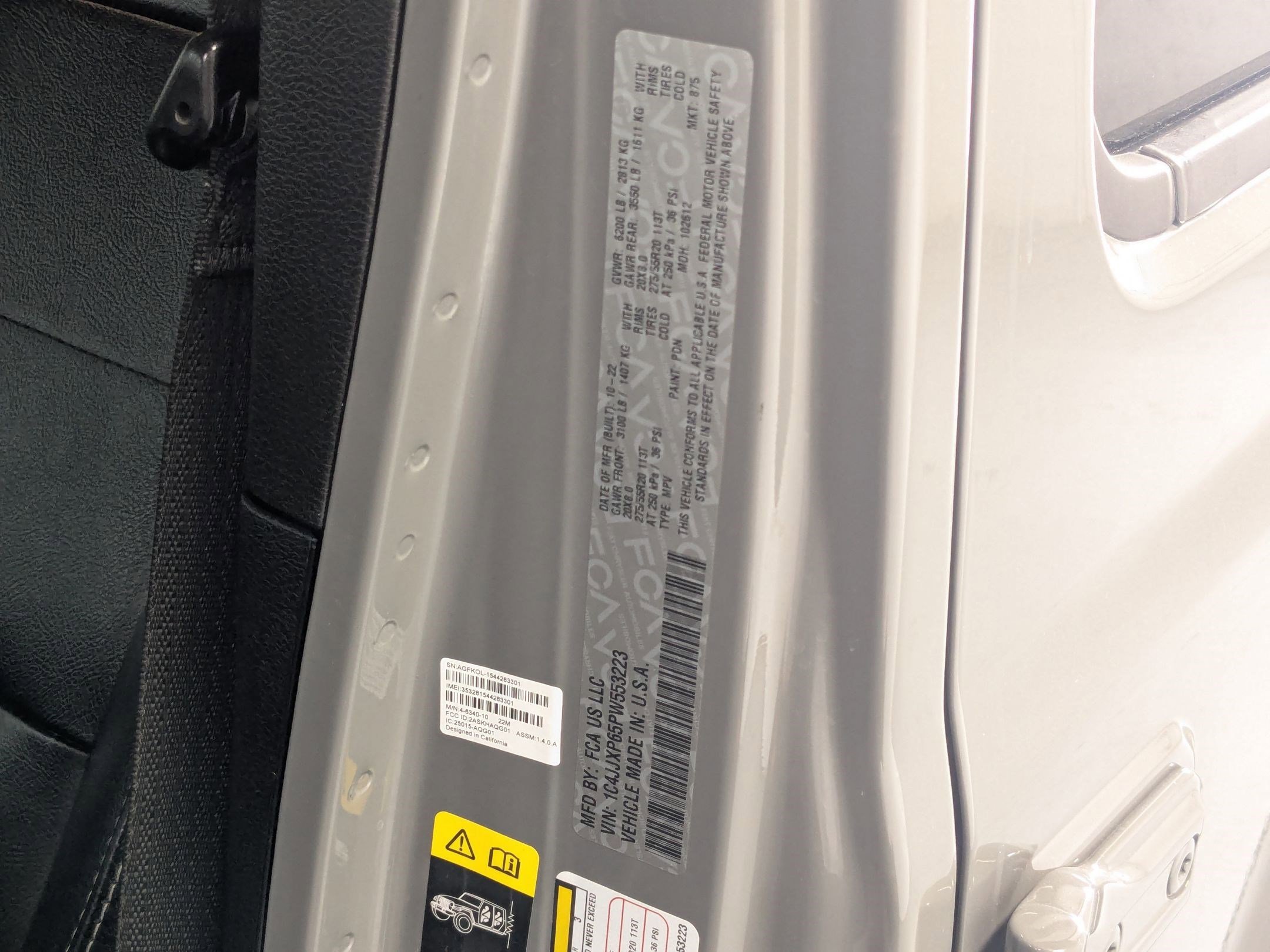 Used 2023 Sting-Gray Clearcoat Jeep Sahara image 25