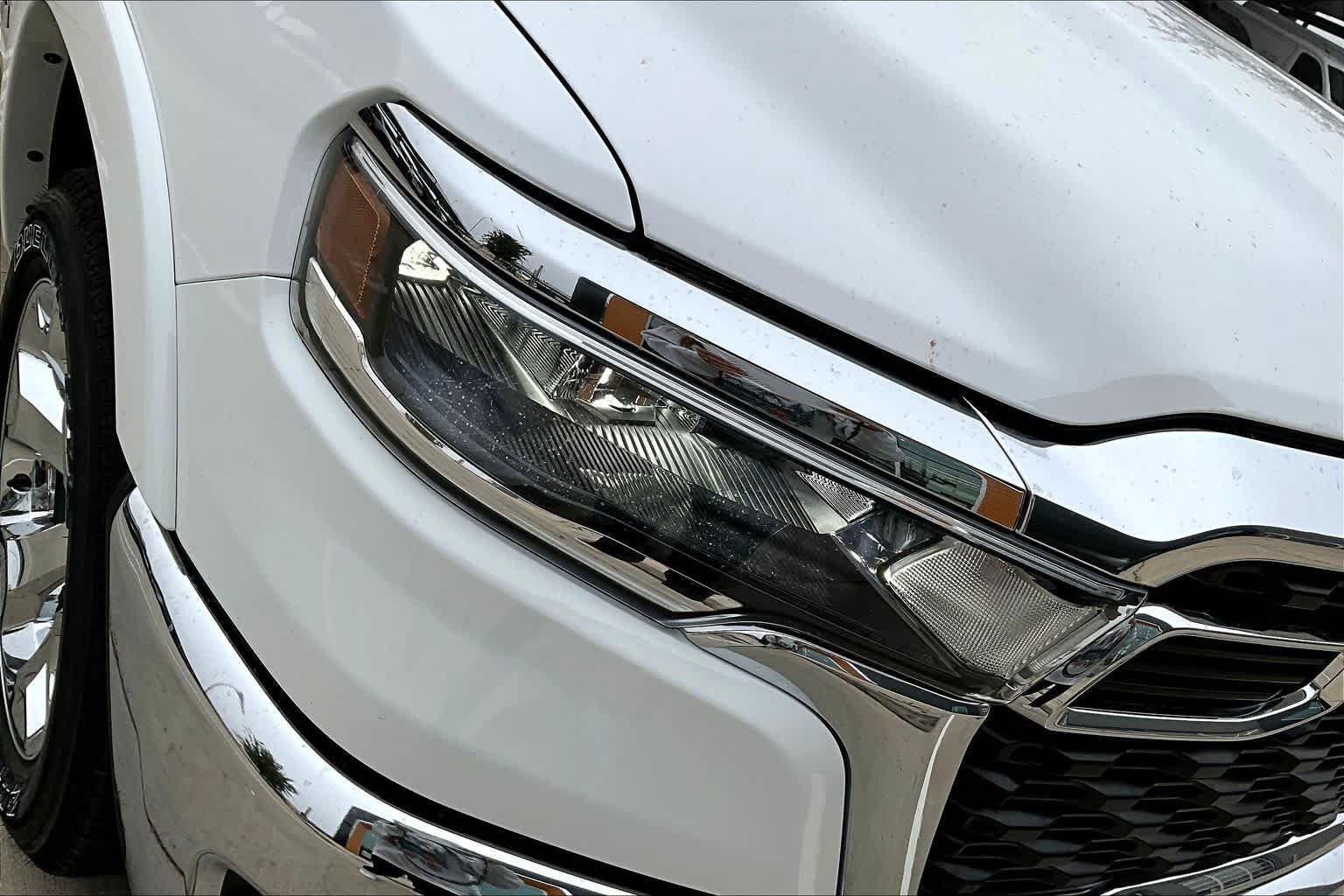 New 2026 Bright White Clear-Coat Exterior Paint RAM Big Horn image 14