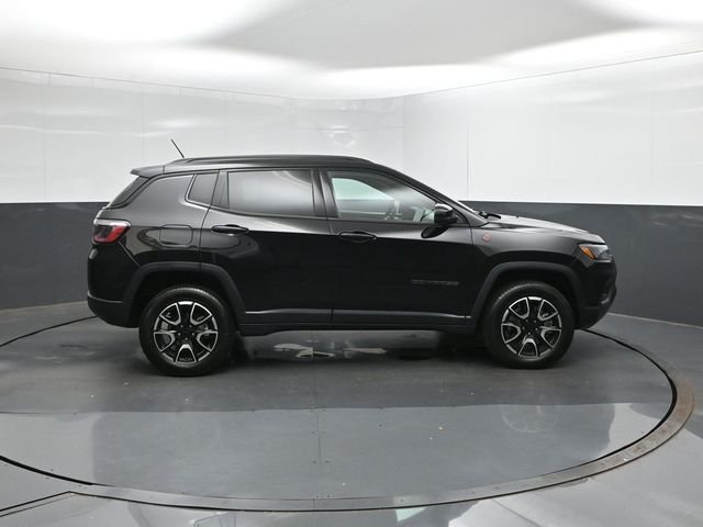 Used 2024 Black Jeep Trailhawk image 11
