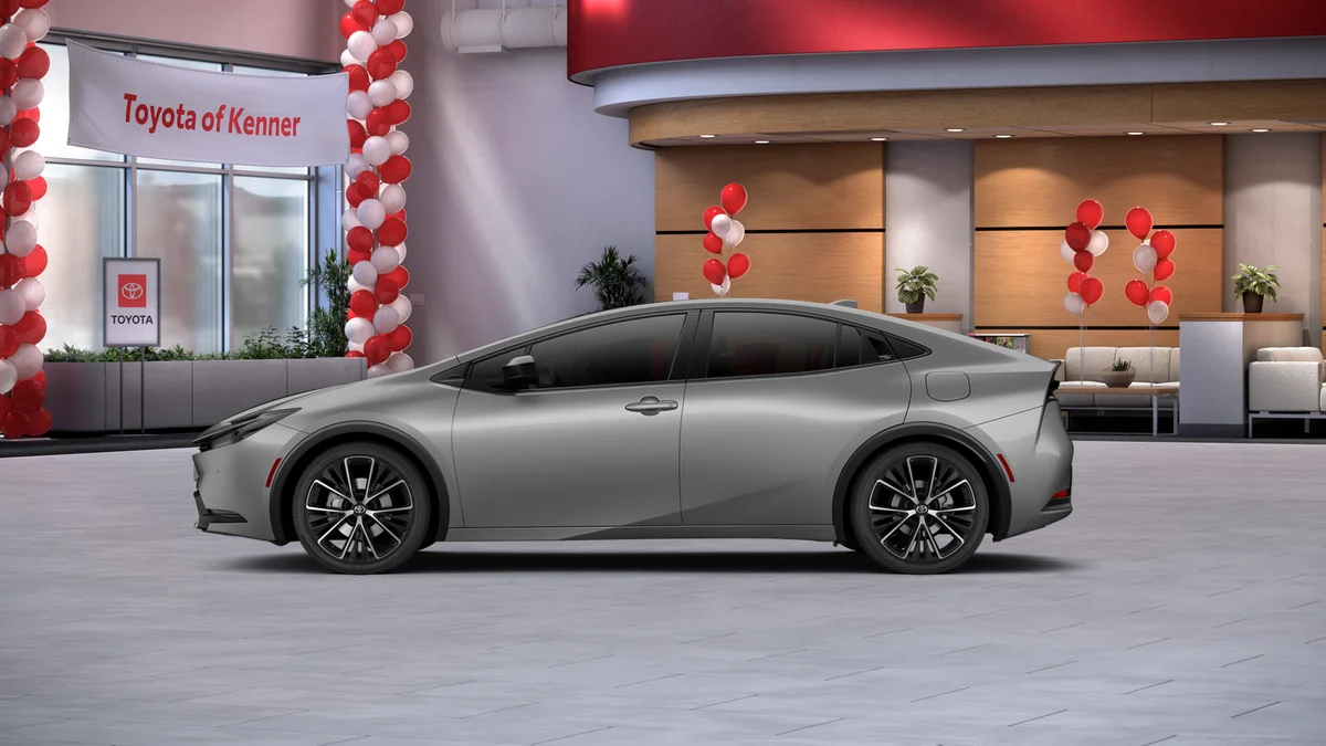 New 2027 Guardian Gray Toyota XLE image 4