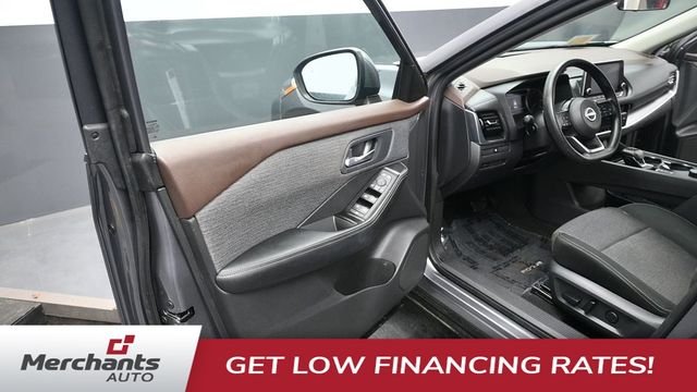 Used 2022 Gray Nissan SV image 27