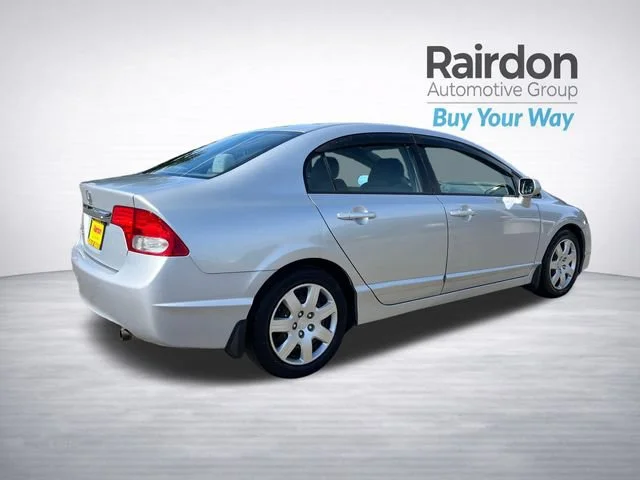 Used 2009 Alabaster Silver Metallic Honda LX image 7
