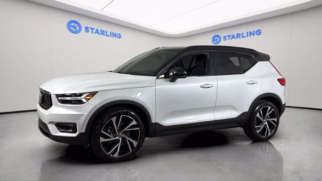 2021 Volvo XC40 R-Design - Photo 2