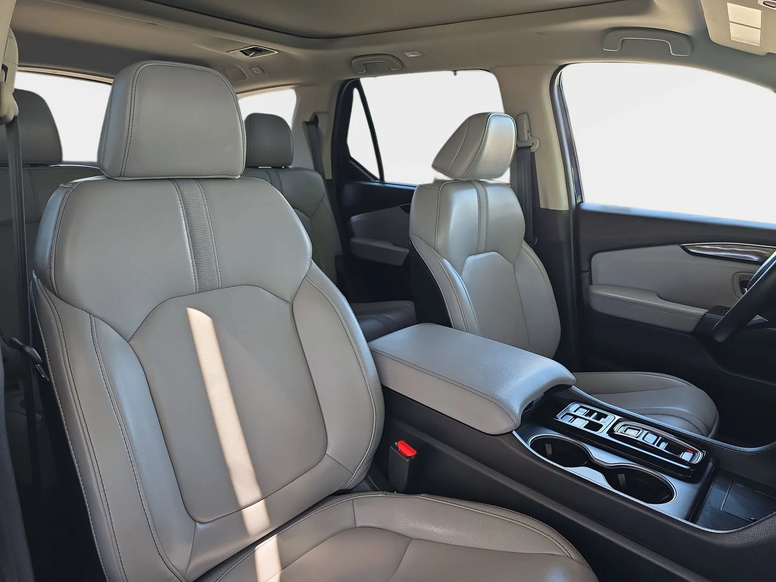 2025 Honda Pilot Touring - Photo 10