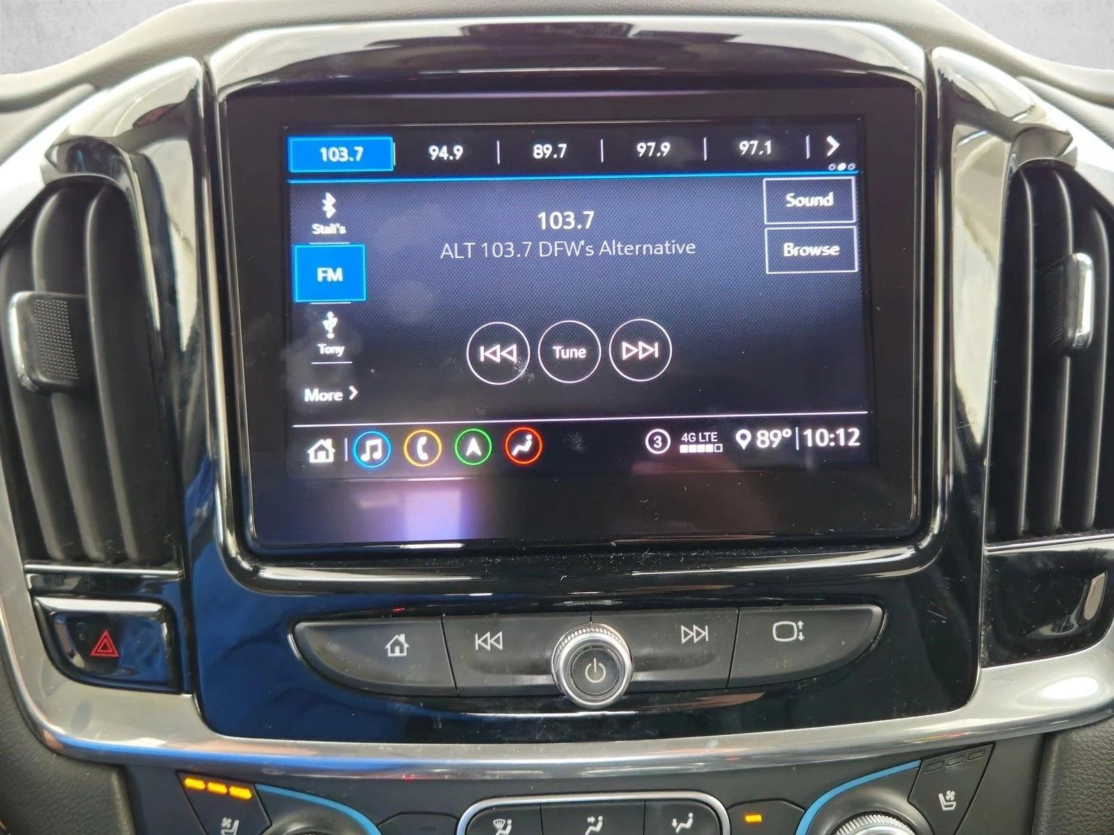 Used 2020 Summit White Chevrolet Premier image 11