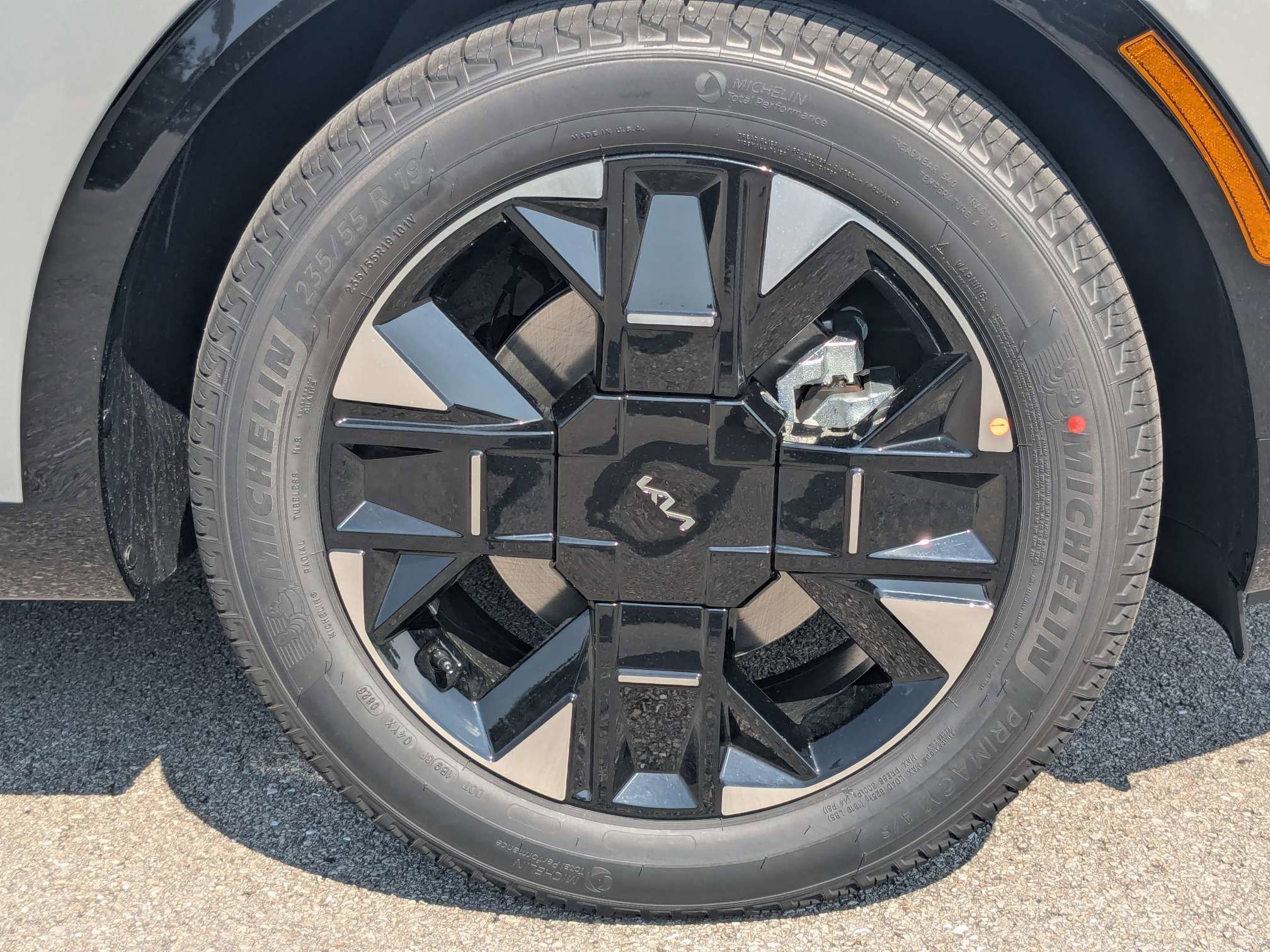 New 2026 Wolf Gray Kia SX Prestige image 11