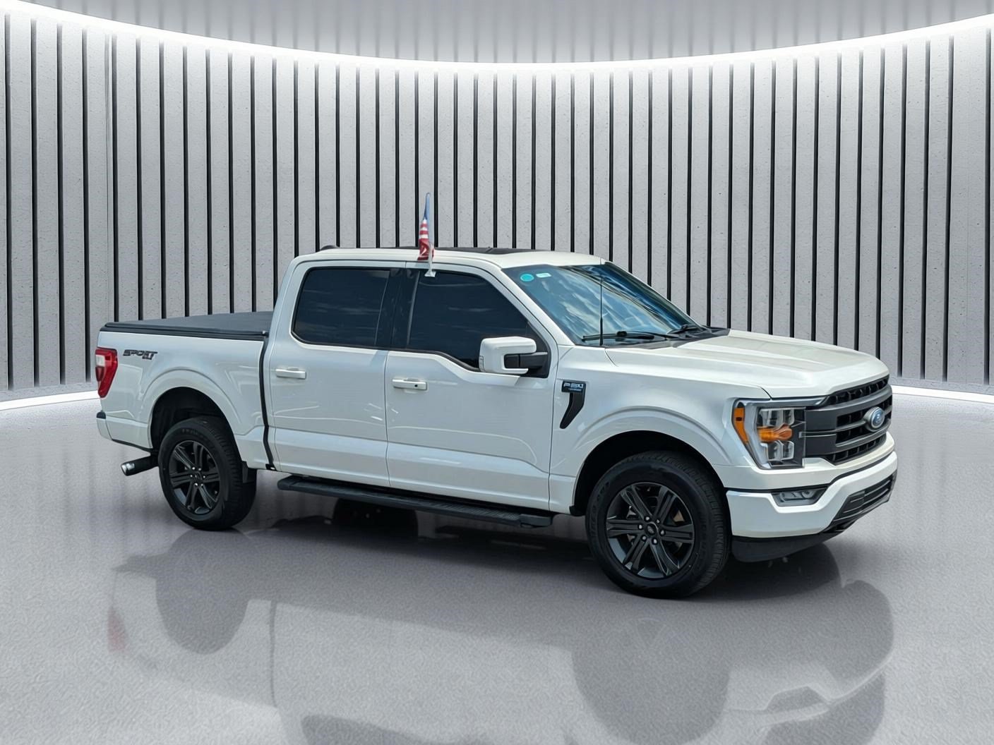 Used 2023 Star White Metallic Tri-Coat Ford LARIAT image 2