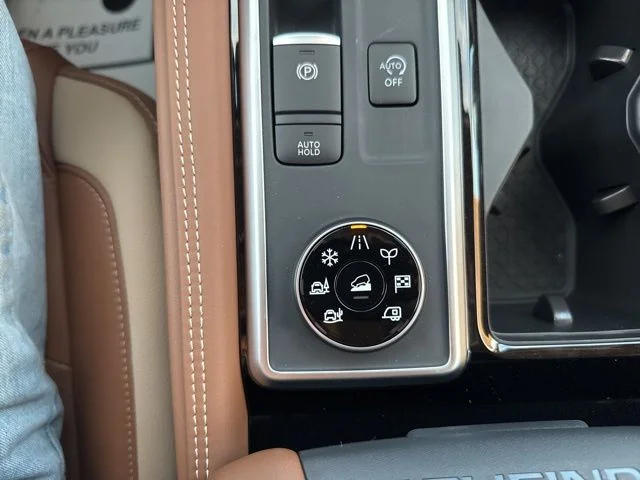 New 2026 Scarlet Ember Tintcoat / Super Black Two-tone Nissan Platinum image 20