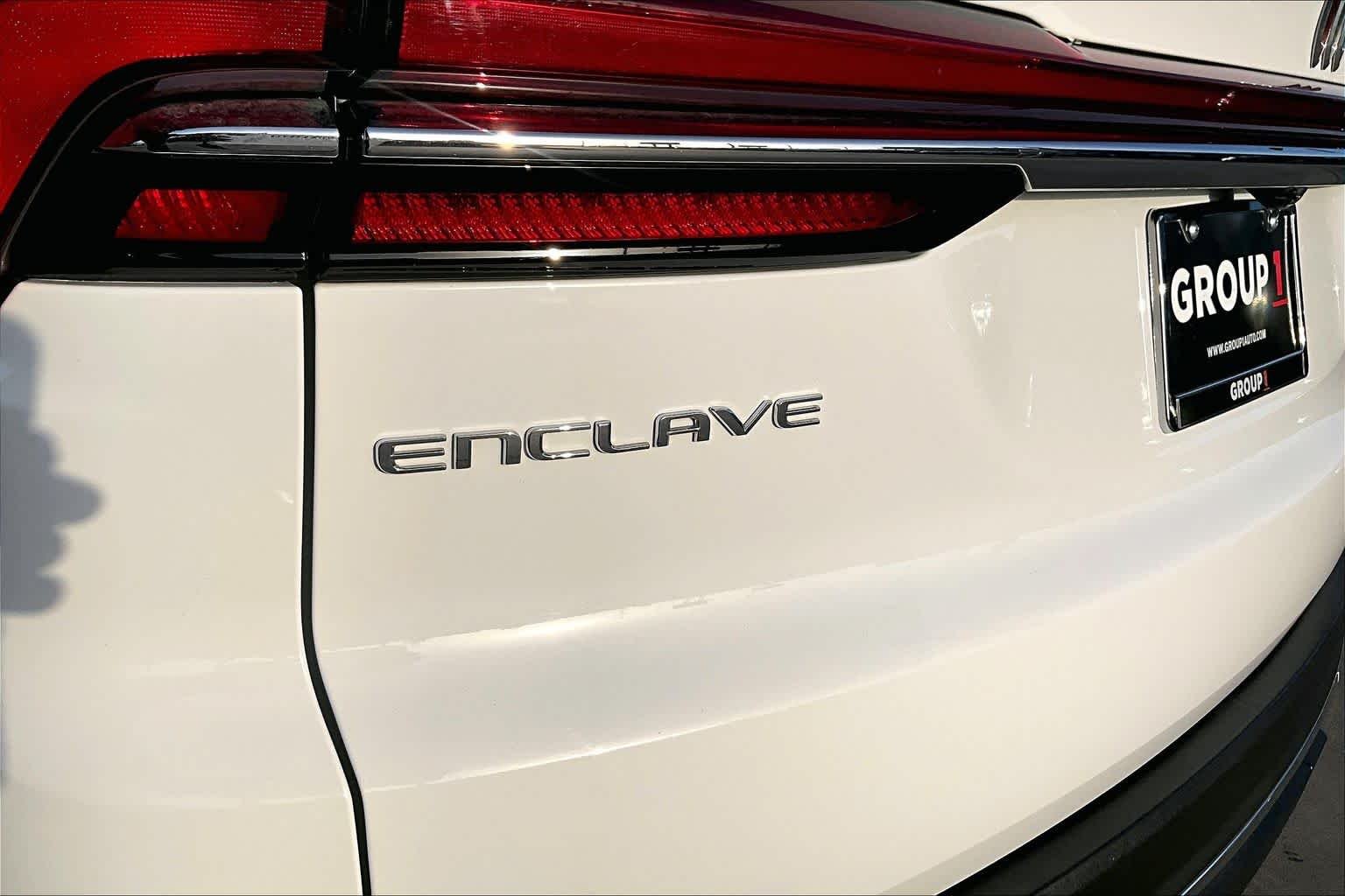 Used 2025 Summit White Buick Preferred image 31