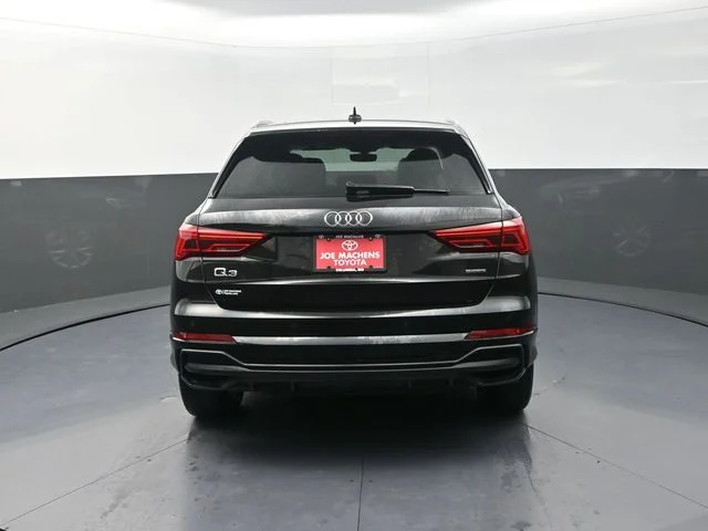 Used 2025  Audi Premium image 7