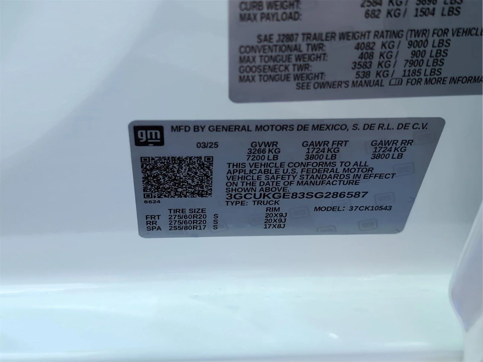 Used 2025 Summit White Chevrolet LTZ image 13