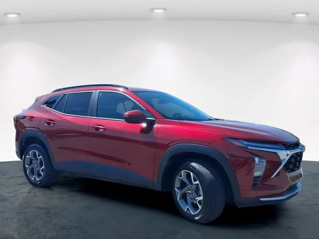 Used 2025 Red Chevrolet LT image 5