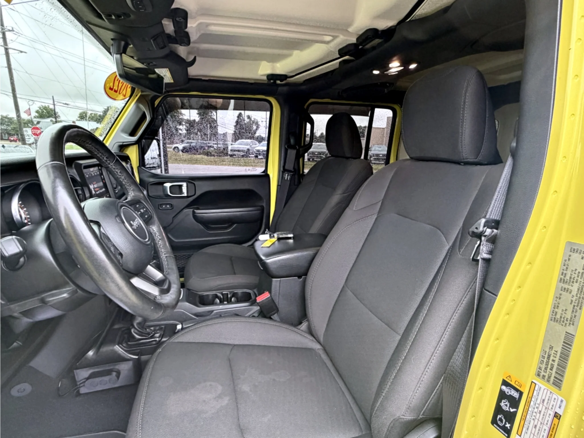 Used 2022 High Velocity Clearcoat Jeep Unlimited High Tide image 17