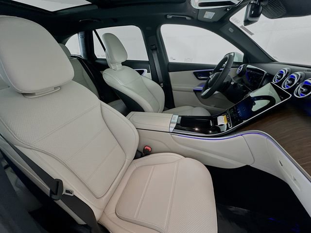 New 2026 Polar White Mercedes-Benz GLC 300 image 59