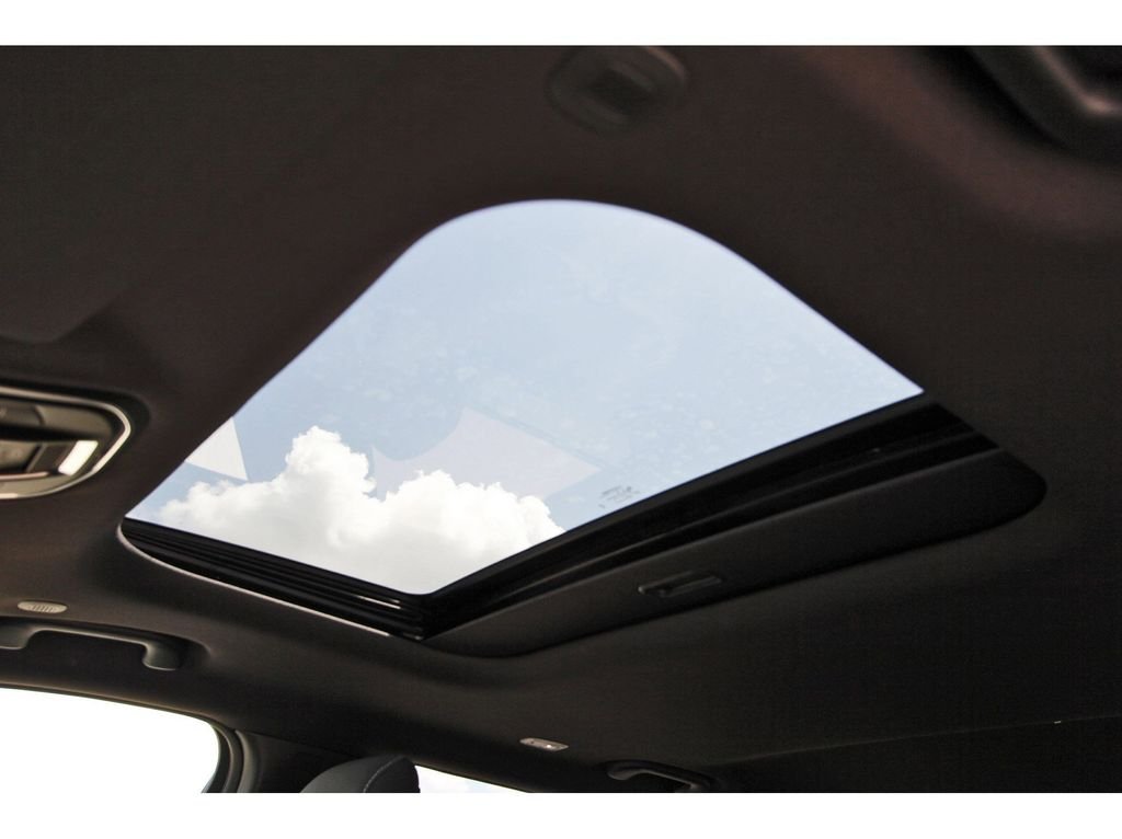 Used 2025 White Jeep Laredo image 17