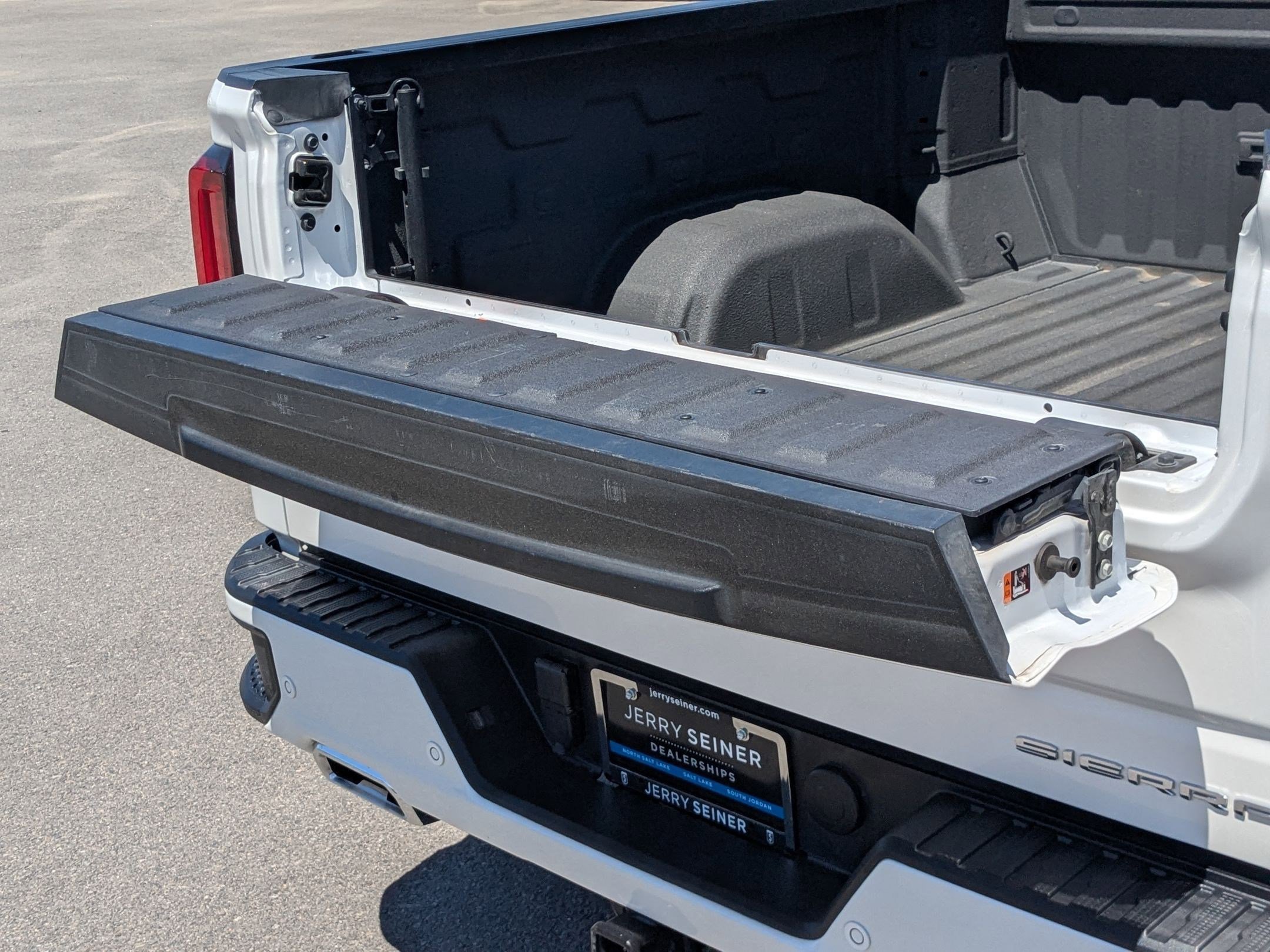 Certified Used 2024 White Frost Tricoat GMC Denali image 31