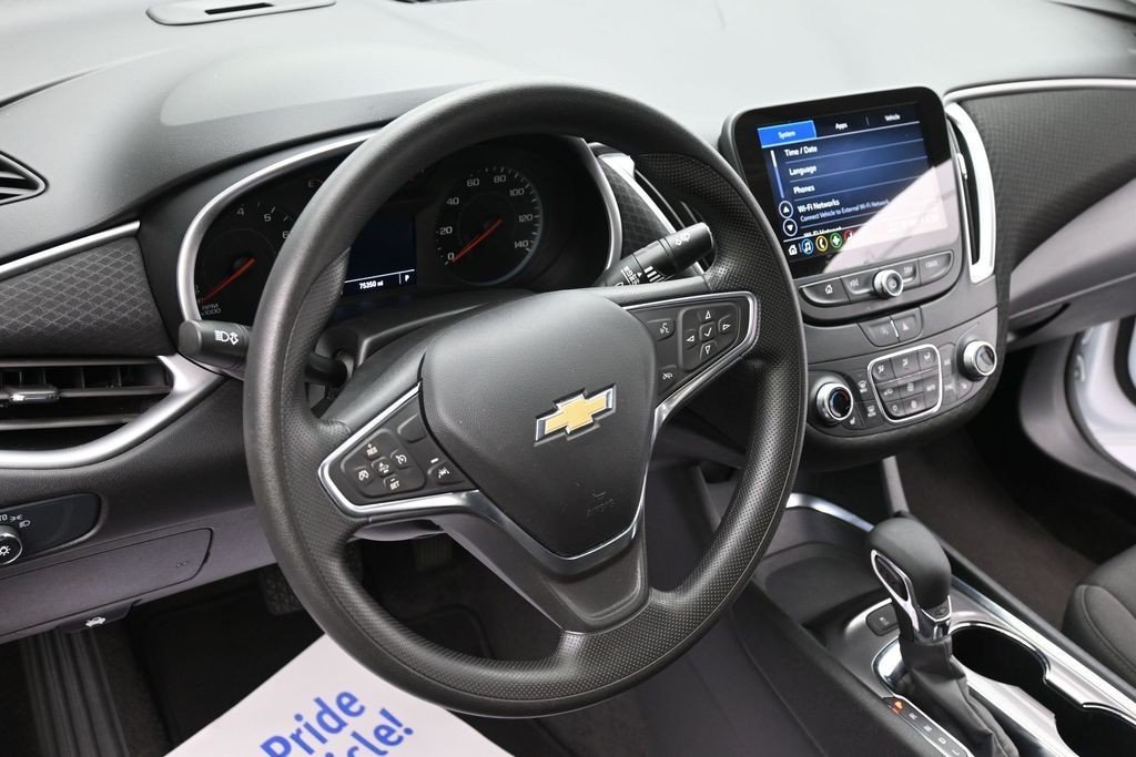 Used 2024 Summit White Chevrolet LT 1LT image 13