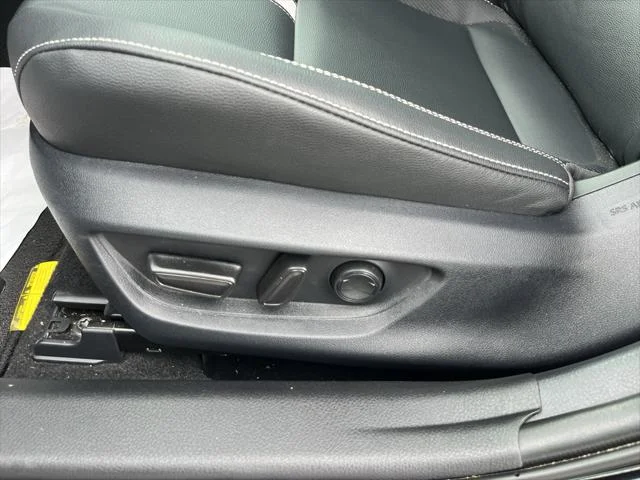 2025 Toyota Camry SE - Photo 17