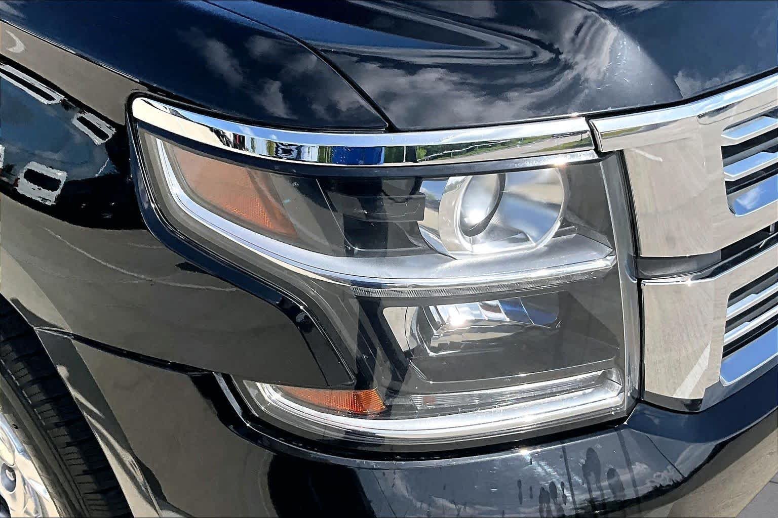 Used 2019 Black Chevrolet Premier image 26