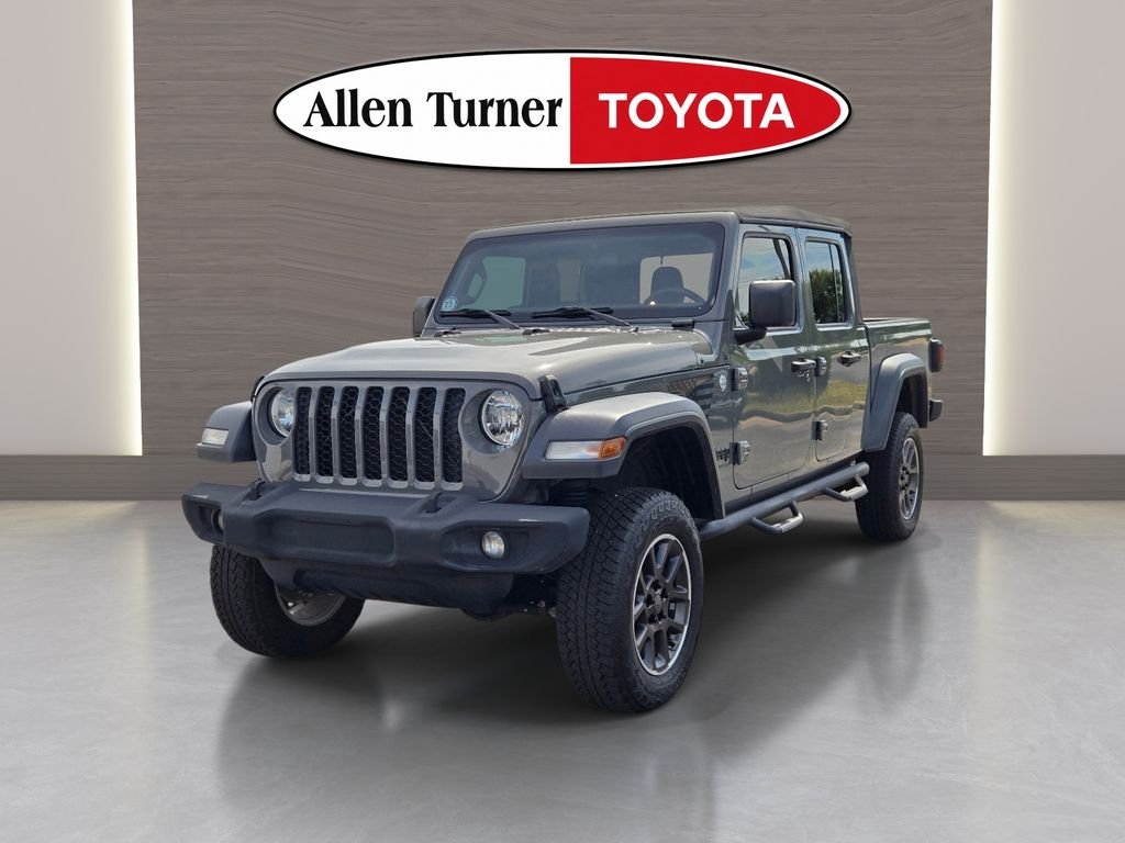 Used 2020 Gray Jeep Sport image 4