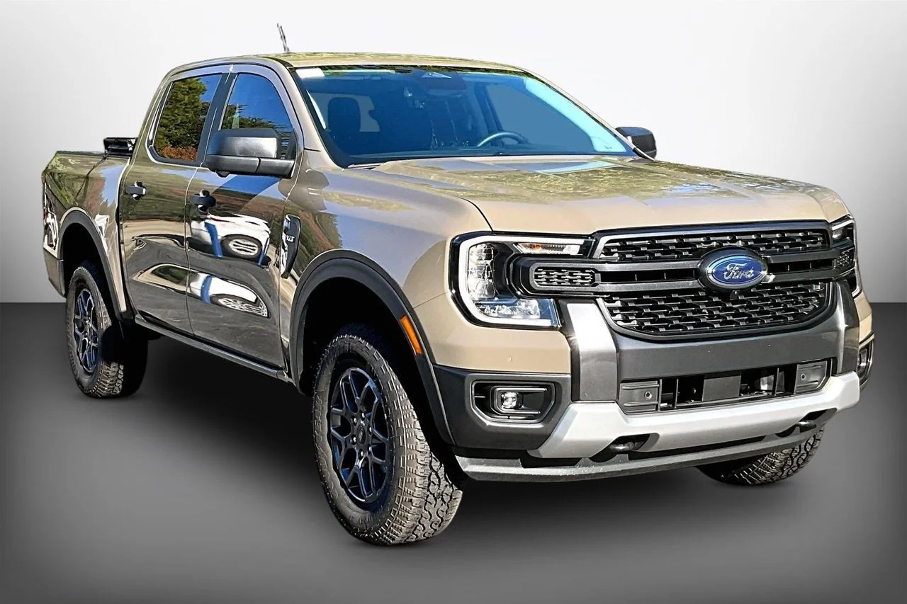 Used 2026 Gray Ford XLT image 2