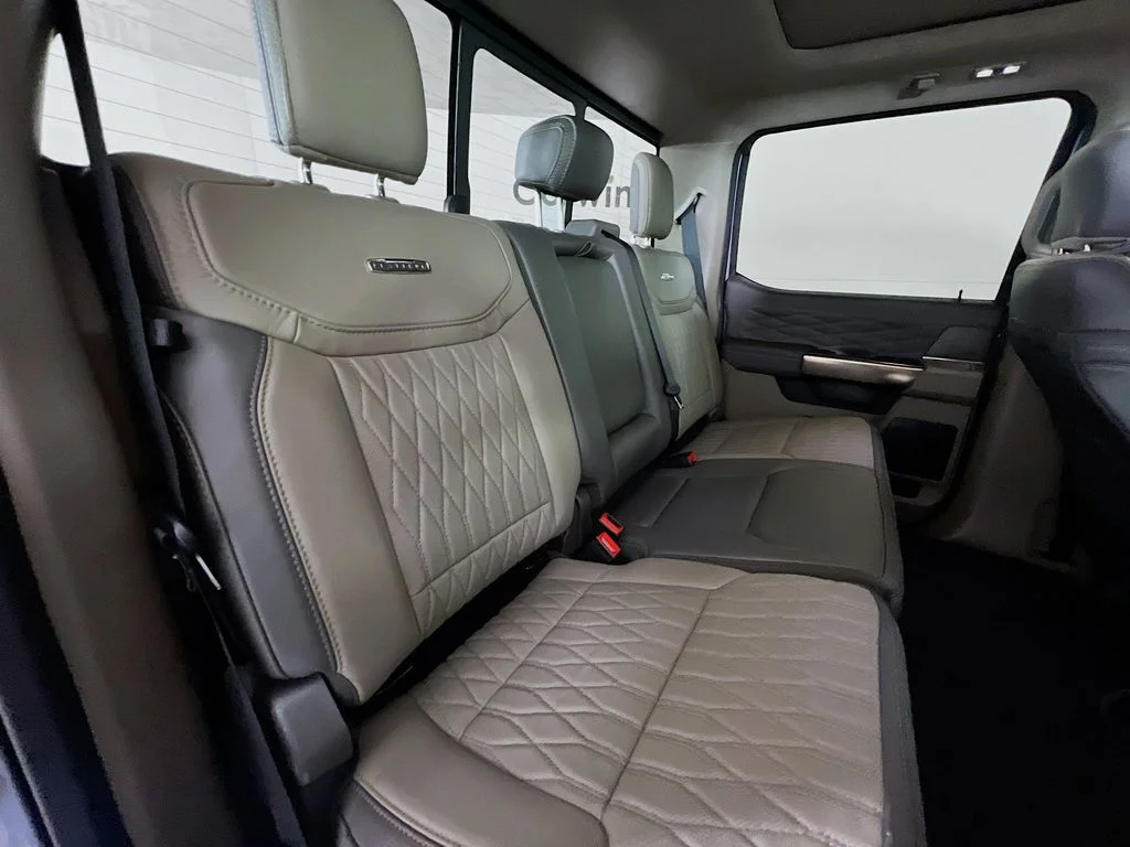 2026 Ford F-350 Super Duty Platinum - Photo 16