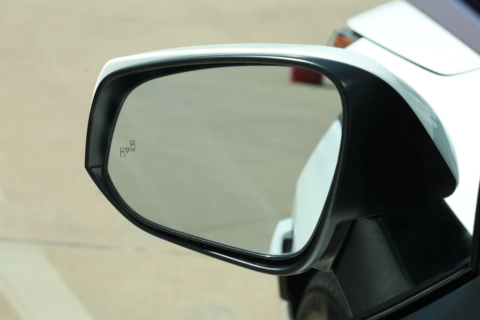 Used 2025 White Toyota LE image 9